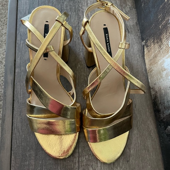 ZARA gold block heel sandal - Picture 8 of 10